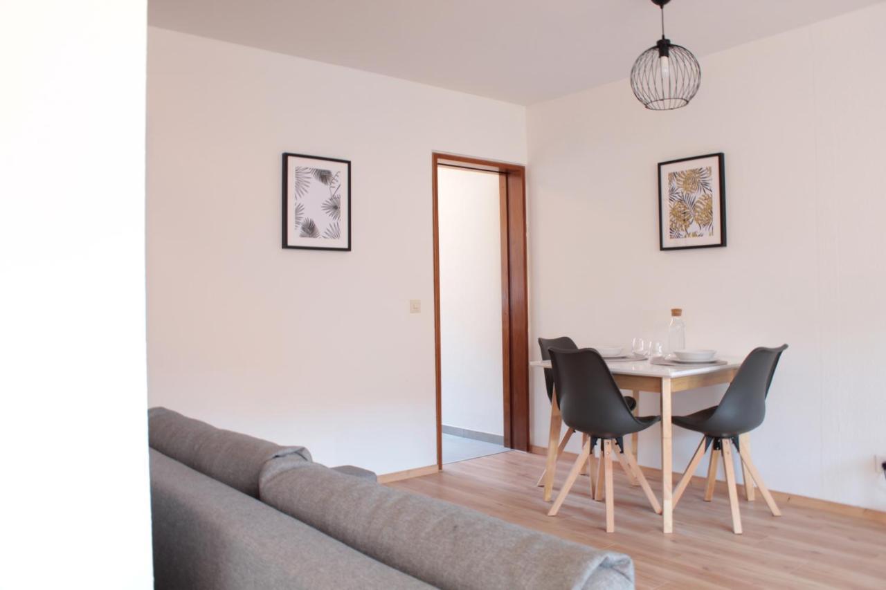 ホルツガーリンゲンZentral. Stylisch. Balkon & Parkplatz. Netflixアパートメント エクステリア 写真