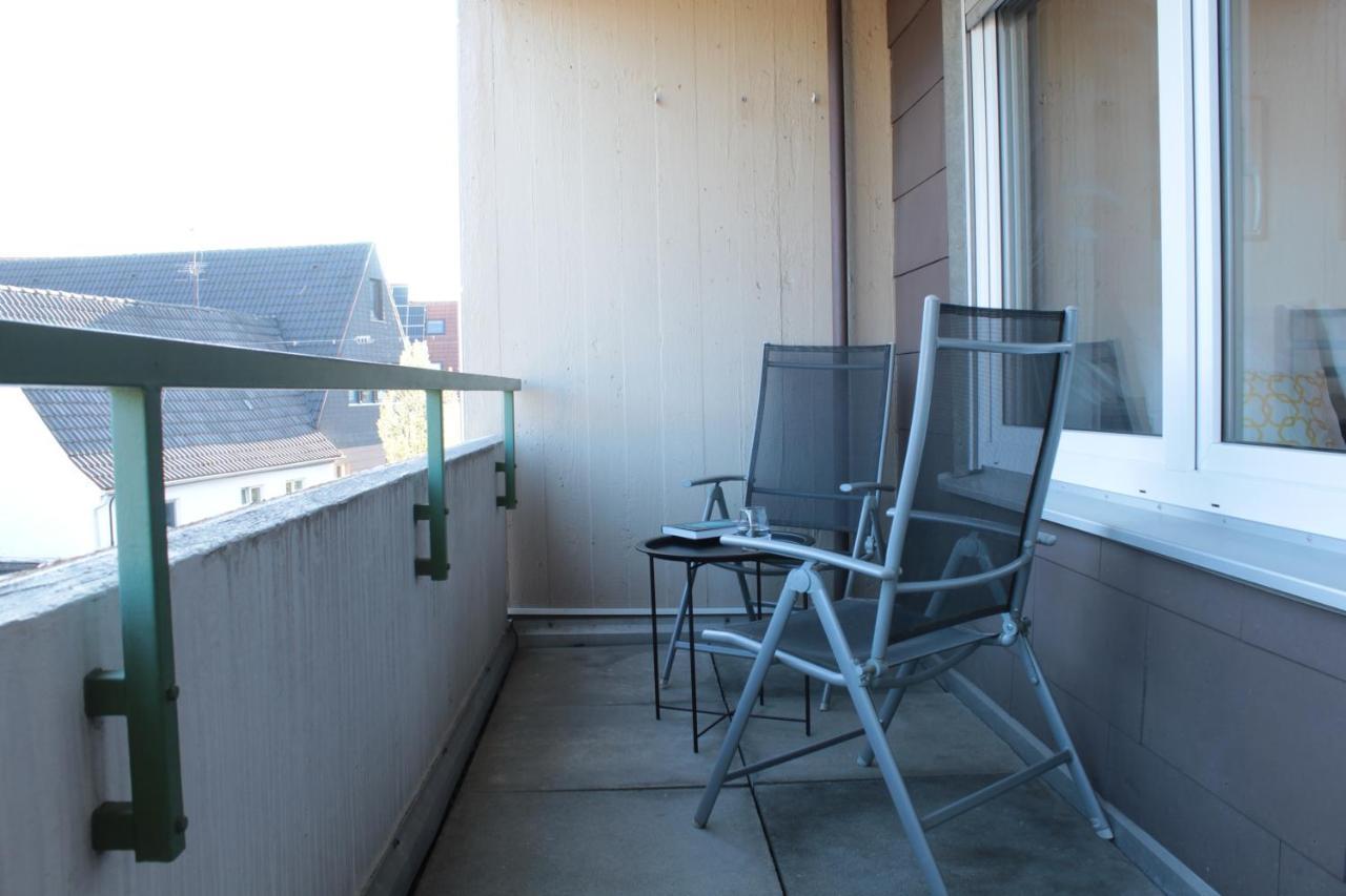ホルツガーリンゲンZentral. Stylisch. Balkon & Parkplatz. Netflixアパートメント エクステリア 写真